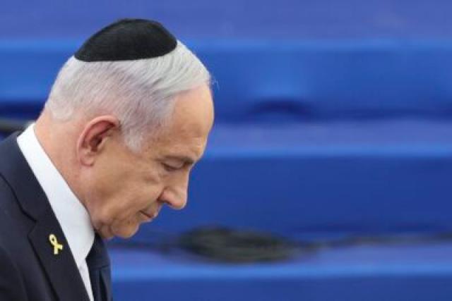 Israele, Netanyahu sta ingaggiando l'Idf e i suoi capi Binder e Zamir per ritardare il processo di corruzione a suo carico