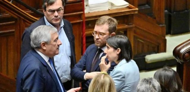 Ius Scholae, FI tende la mano al Pd, ma propone lo &ldquo;Ius Italiae&rdquo;: &ldquo;Cittadinanza italiana dopo 10 anni di scuola conclusi con profitto&rdquo;