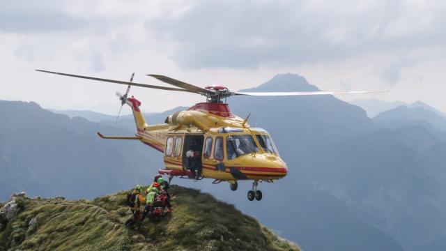 Val Maira, alpinista Enrico Bolla morto dopo esser precipitato per 50 metri appeso alle corde, il 56enne era luogotenente dei carabinieri