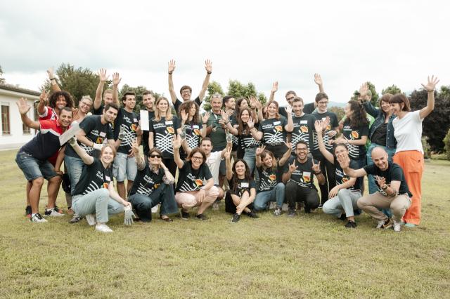 Fondazione Amplifon, presentato il Bilancio Sociale 2024 con focus su fragilit&agrave;, volontariato e progetti per gli anziani