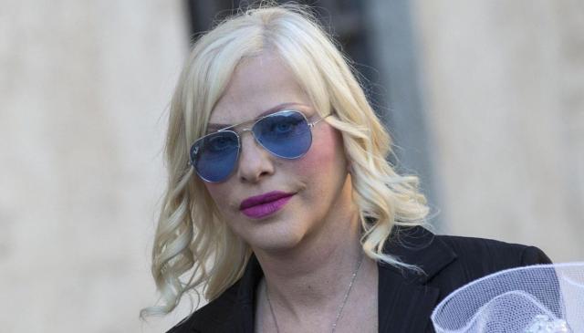 Taglio vitalizi, Ilona Staller &ldquo;Cicciolina&rdquo; fa ricorso: &ldquo;Voglio 10mln di &euro; di risarcimento, con 1000 al mese non vivo dignitosamente&rdquo;