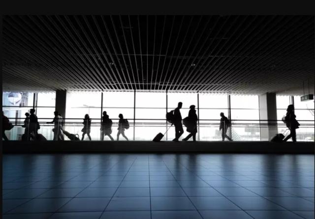 Casa troppo cara per i giovani italiani: oltre 1 milione vive ancora con i genitori e il 62% non riesce a comprarla