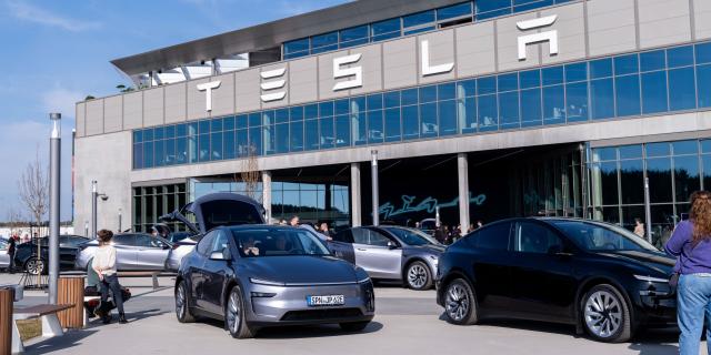 Vendite Tesla Italia 2024, 15.641 auto acquistate, -5,5% sul 2023, gamma di modelli datata e prezzi troppo alti