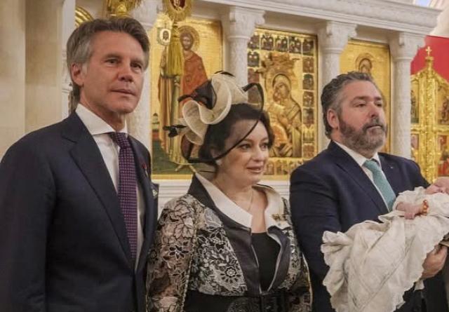 Giorgio e Vittoria di Russia con il padrino Emanuele Filiberto di Savoia