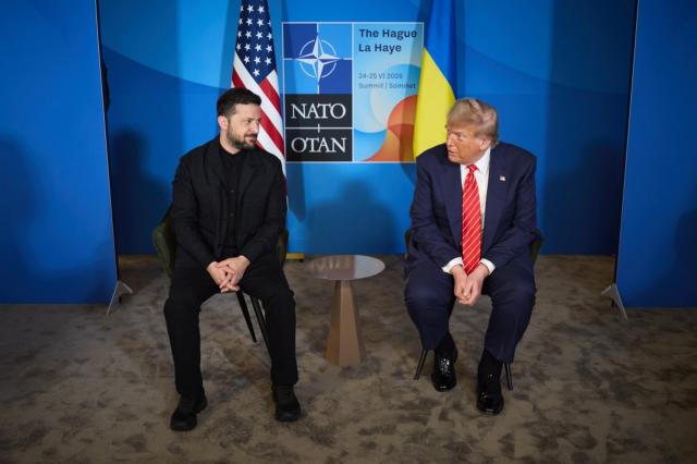 Ucraina, il doppio gioco di Trump, "incoraggi&ograve; Zelensky a colpire Mosca", e valuta invio Tomahawk a Kiev, ma ribadisce: "Non rompo con Putin"