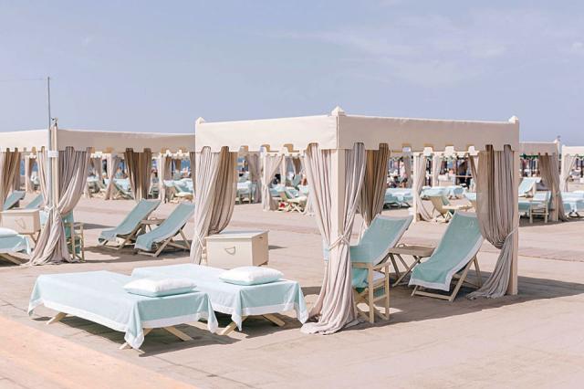 Forte dei Marmi, 'Alpemare' di Andrea Bocelli &egrave; il miglior beach club in Italia