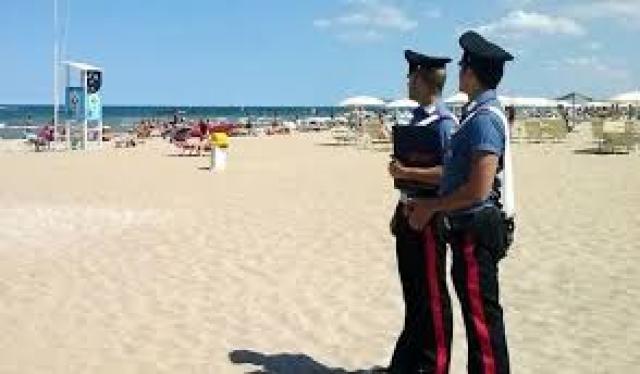 Carabinieri in spiaggia