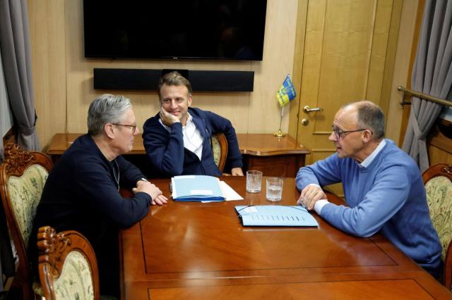 Ucraina, i magnifici 3 (Macron, Merz e Starmer) ci trascinano alla guerra atomica mentre Meloni balbetta e Trump fa cassa coi Patriot