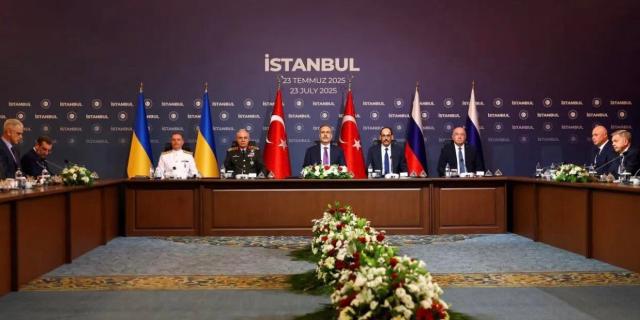 Ucraina, flop ai colloqui di Istanbul, accordo solo su scambio reciproco di 1200 prigionieri, Mosca: "Posizioni distanti sulla pace"