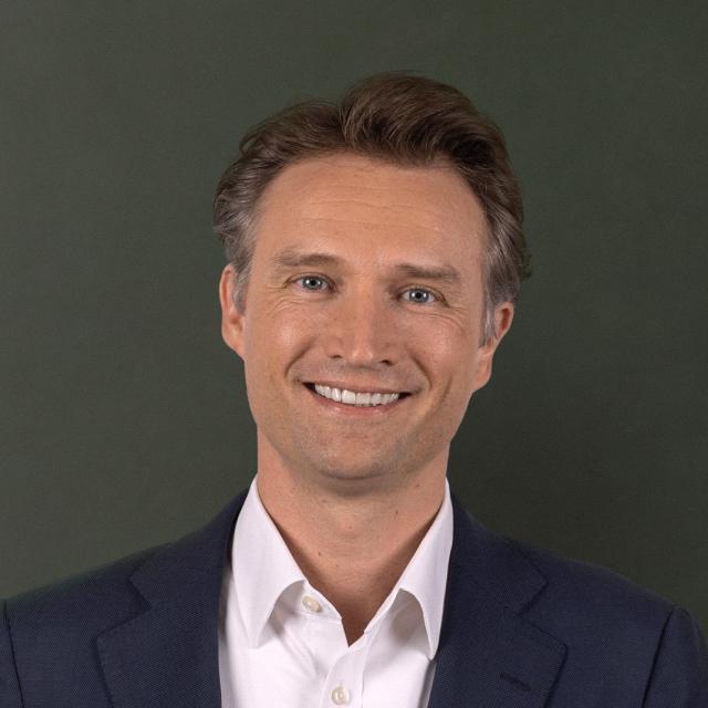 Heineken, nel 1H 2025 ricavi a &euro;16,9 mld (-5%), utile netto a &euro;744 mln; van den Brink: "Confermiamo previsioni per l'anno di crescita utile operativo dal 4% all'8%"