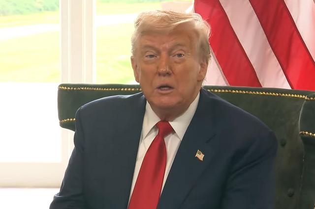 Ucraina, Trump minaccia ancora la Russia: &ldquo;Sanzioni l&rsquo;8 agosto senza accordo su cessate il fuoco&rdquo;, poi su Medvedev: &ldquo;Ha la lingua lunga&rdquo;