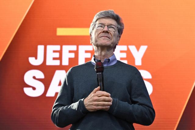 Il memorabile, lapidario giudizio del Professor Jeffrey Sachs: &ldquo;Donald Trump non ha la pi&ugrave; pallida nozione di economia&rdquo;