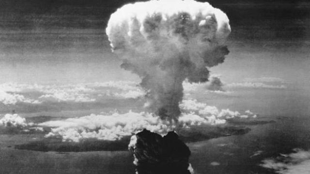 Nagasaki, 80 anni fa il bombardiere Usa B29 Bockscar sganci&ograve; bomba atomica &ldquo;Fat Man&rdquo; sulla citt&agrave; giapponese, oltre 74mila morti