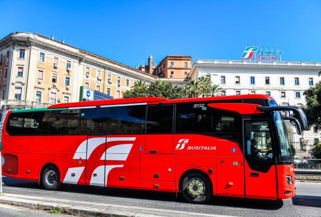 FS, Busitalia introduce 5 nuovi autobus degli 111 mezzi acquistati per &euro;44 milioni a scopo di collegare Centro e Nord Italia