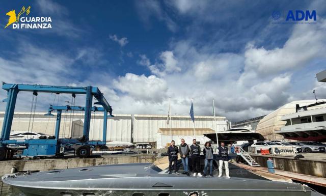 Genova, inglese nasconde lo yacht di lusso per non pagare le tasse, la finanza gli sequestra la barca