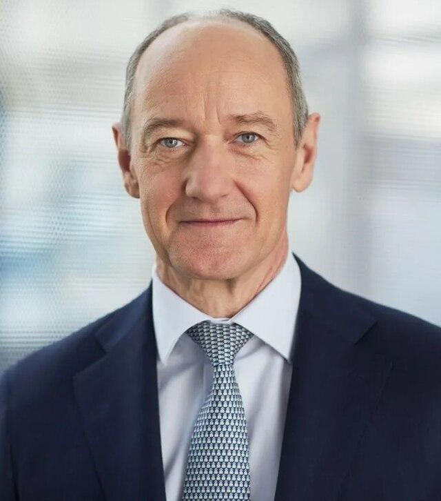 Siemens, nel 1H 2025 utile netto a &euro;2,2 mld (+5%), ordini a &euro;24,7 mld (+28%); Busch: "Cresciamo con AI e sostenibilit&agrave;, outlook confermato"