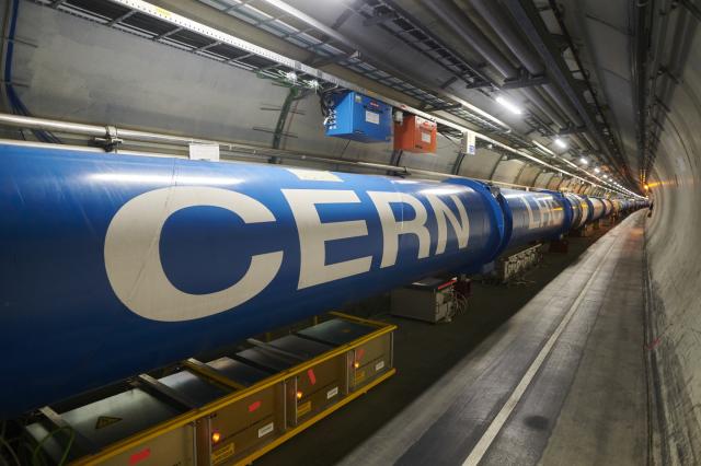 Gaza, 1126 scienziati del CERN chiedono di rivedere i rapporti con Israele: "Non possiamo essere complici del genocidio"