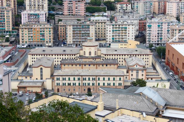 Genova, avvocati e magistrati visitano il carcere di Marassi, doneranno ventilatori ai detenuti indigenti