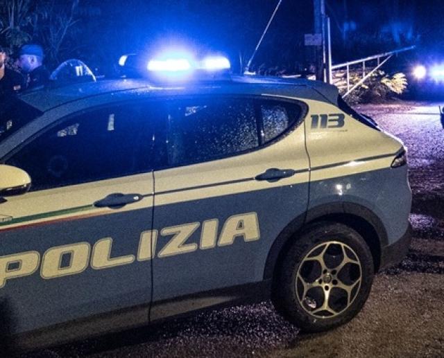 Latina, pirata della strada investe tre 16enni e scappa, un morto e un ferito, incolume il gemello della vittima, l'incidente in via Badino