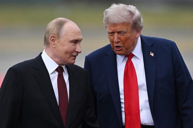 Trump e Putin in Alaska: incontro da circo, zero accordi, tanto spettacolo