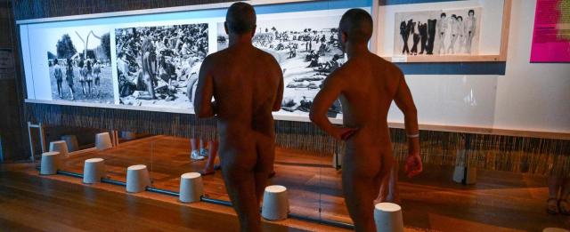 Germania, tutto esaurito per le visite nudiste al museo di Stoccarda