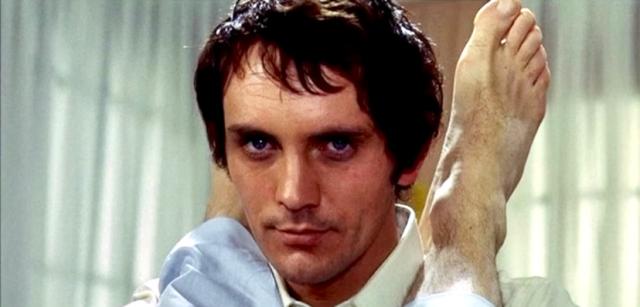 Terence Stamp nel film Teorema