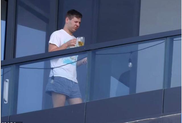 Il figlio di Netanyahu, Yair, "sfrattato a NY dopo non aver pagato affitto per 3 mesi, ha detto che l'edificio &egrave; stato promesso ad Israele 3mila anni fa"