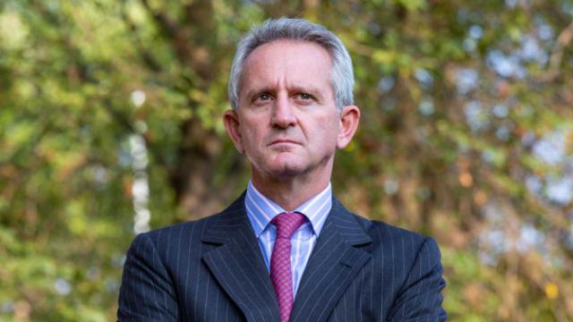 Mediobanca, Delfin intende conferire l'intera quota (20%) in Mps; arrivata l'autorizzazione dalla Banca Centrale Europea