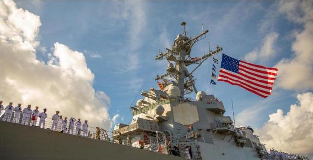 Venezuela, Trump  schiera 3 navi da guerra al confine per contrasto traffico di droga e invia 4000 marines, Maduro, "schiereremo 4,5 mln di miliziani nei Caraibi"