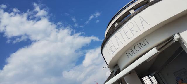 PERSONE ANORMALI&nbsp;- Episodio 31 - Dov'&egrave; la Giamaica? Allora guarda non ti puoi sbagliare tu parti da via Montenapoleone e poi vai sempre a zigzag