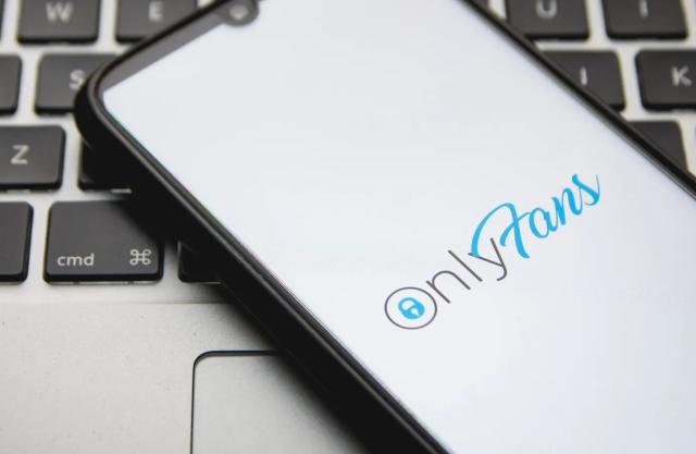 OnlyFans ( Fenix International), dividendo record per il fondatore Leonid Radvinsky di 701 milioni di dollari