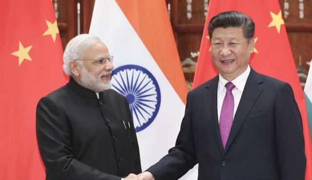 Tianjin (Cina), al via il 25esimo vertice dell'Organizzazione Cooperazione di Shanghai, Xi Jinping a Modi: "Pechino e New Delhi sono partner, non rivali"