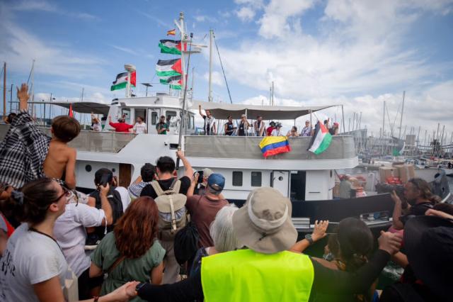 Meloni alla Flotilla: &ldquo;Usate canali alternativi&rdquo;, tipo Amazon, piccioni viaggiatori o segnali di fumo