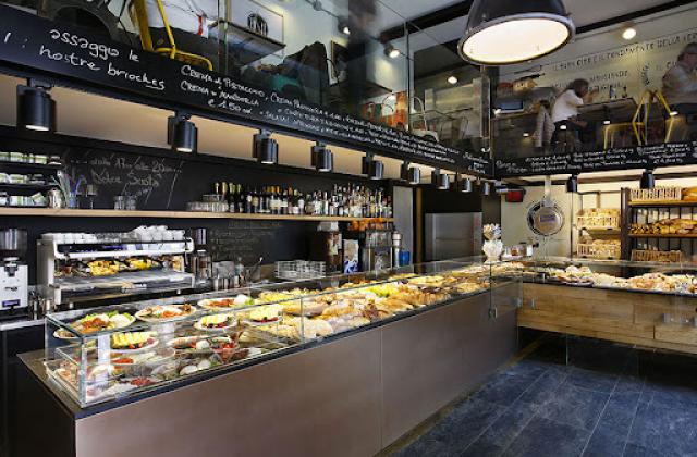 Milano, sovrapprezzo di 20 centesimi per tagliare il pane in negozio e scoppiano le polemiche online