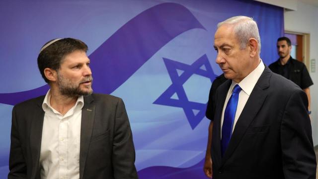 In diretta dal mercato del sangue: Israele sogna grattacieli a Gaza mentre i cadaveri fumano sotto il sole