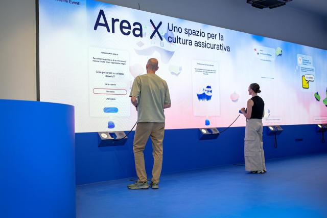 Intesa Sanpaolo riapre Area X a Torino: spazio rinnovato per educare alla cultura assicurativa con esperienze digitali e interattive