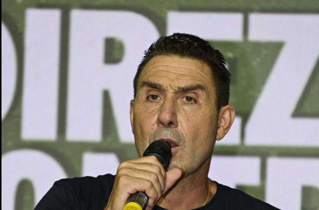 Pontida 2025, l'Italia di Manzoni che soffre, resiste e si affida alla provvidenza, e la lega di Vannacci, voce del nuovo patriottismo