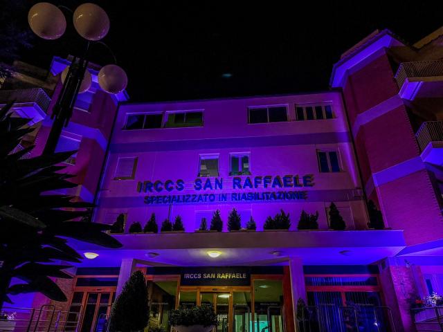 San Raffaele di Roma si illumina di viola nella Giornata Mondiale dell'Alzheimer e avvia un trial clinico con ultrasuoni innovativi