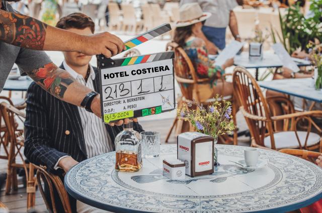 Il caff&egrave; Kimbo&nbsp;protagonista della nuova serie co-prodotta da Amazon MG Studios e Lux Vide, societ&agrave; del Gruppo Fremantle, ambientata a&nbsp;Positano