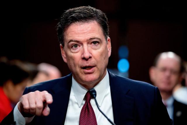 Usa, ex capo Fbi James Comey incriminato: &ldquo;false dichiarazioni&rdquo; e &ldquo;ostruzione alla giustizia&rdquo; contro Trump nel Russiagate, lui: &ldquo;Innocente&rdquo;
