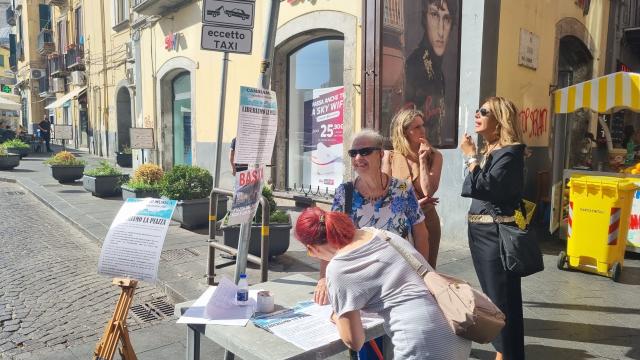 Napoli, petizione a piazza Plebiscito