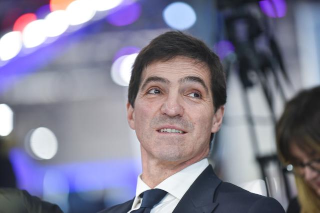 Francesco Acquaroli (cdx) riconfermato presidente della regione Marche con il 51%, battuto Ricci (csx), fermo al 45,6%