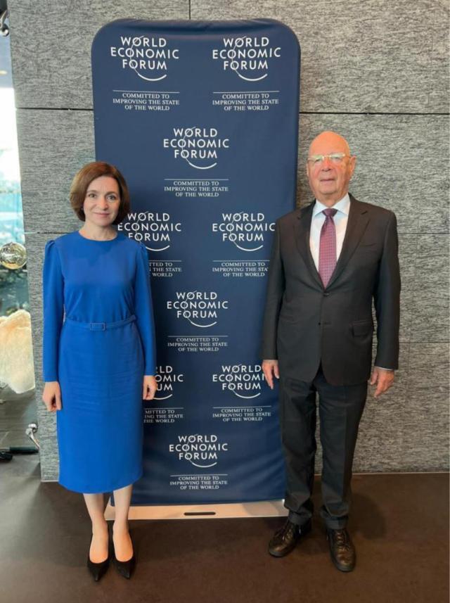 Maria Sandu con Klaus Schwab