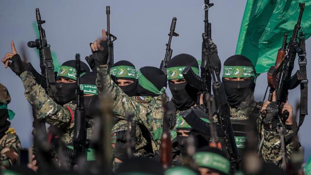 7 ottobre, Israele cerca prove contro Hamas: "Trovato documento in bunker di Sinwar in cui miliziani preparavano l'attacco contro i kibbutz"