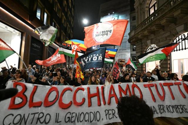 Flotilla abbordata, continua la protesta a Genova con presidi e varchi portuali chiusi, bloccata la citt&agrave;