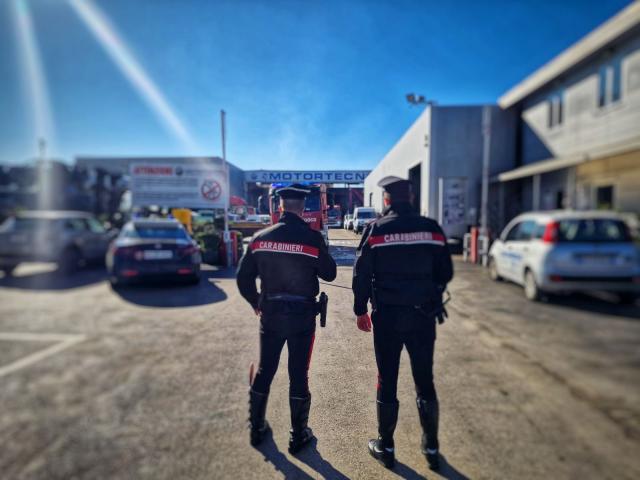 esplosione in autofficina Pomigliano d'Arco (Na)