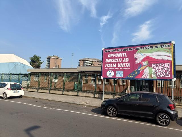 Italia Unita una possibile sorpresa alle elezioni politiche del 2027, a Torino i manifesti: "Sanzioni alla Russia = inflazione"