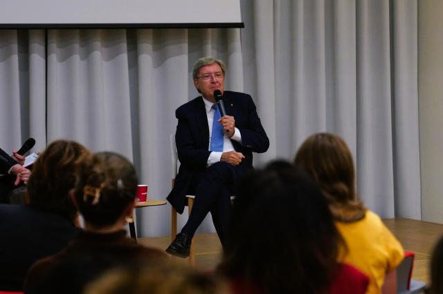 Amplifon, nuova strategia climatica per la decarbonizzazione; coinvolto il 44% dei fornitori