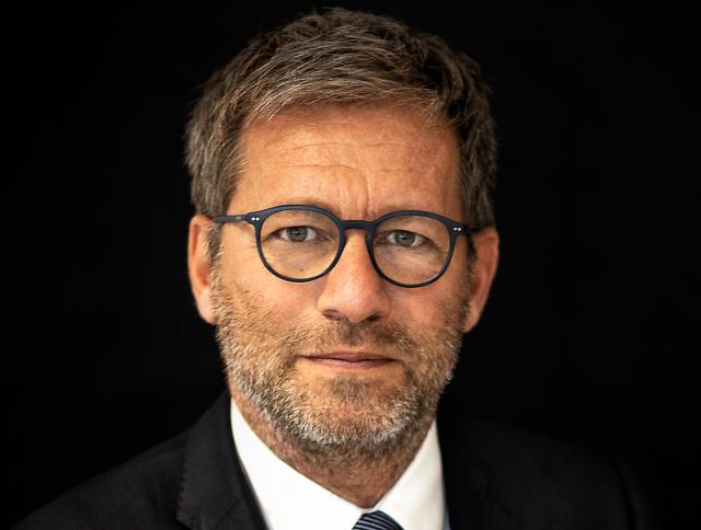 Armani e Symphony Global lanciano joint venture per sviluppare Armani Hotels & Resorts in tutto il mondo, con durata iniziale 20 anni