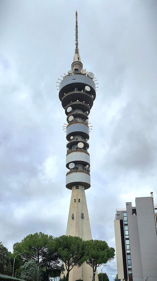Torre FiberCop di Roma, struttura di 178 metri dedicata alla trasmissione radio e al supporto delle reti mobili 4G e 5G 